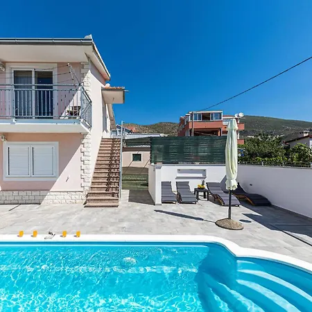Stunning In With House Sea View *