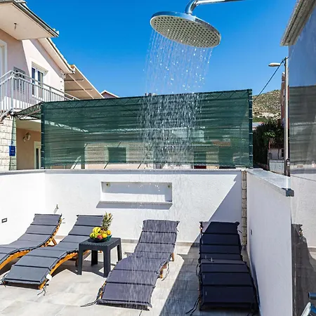 Stunning In With House Sea View Plano
