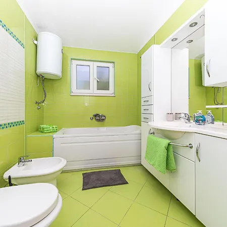 Stunning In With House Sea View *